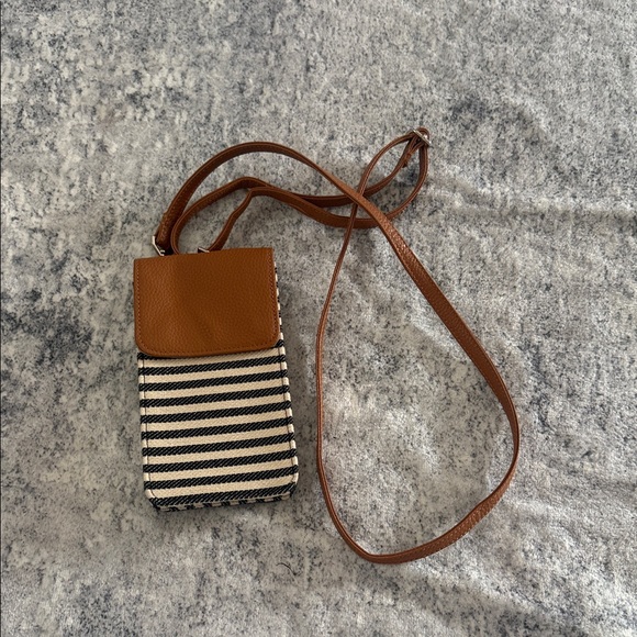N/A Handbags - Striped Tan and Black Crossbody Bag 🩵